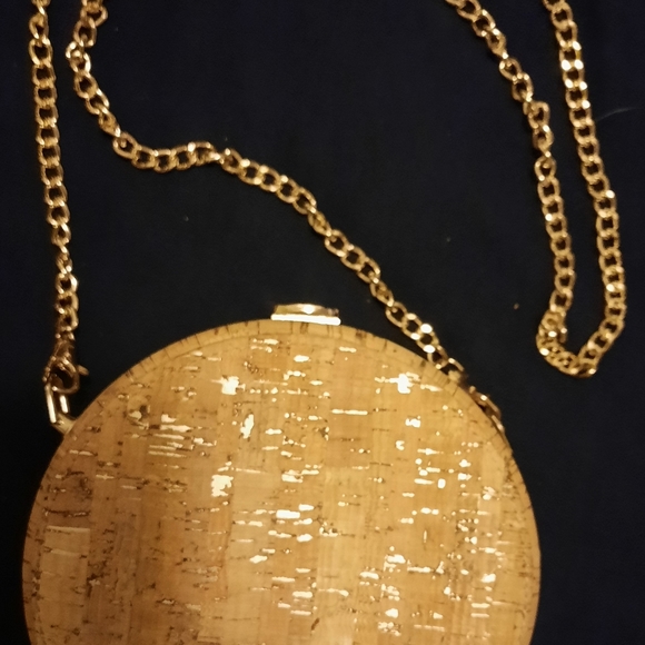 Crossbody wooden circular purse - Picture 2 of 3